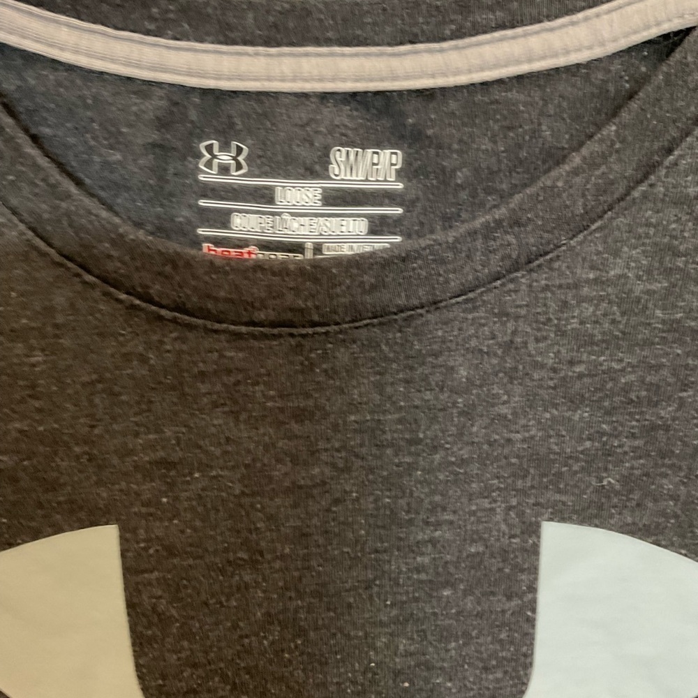 UNDER Armour Graphic T shirt loose heatgear Small - Picture 3 of 5